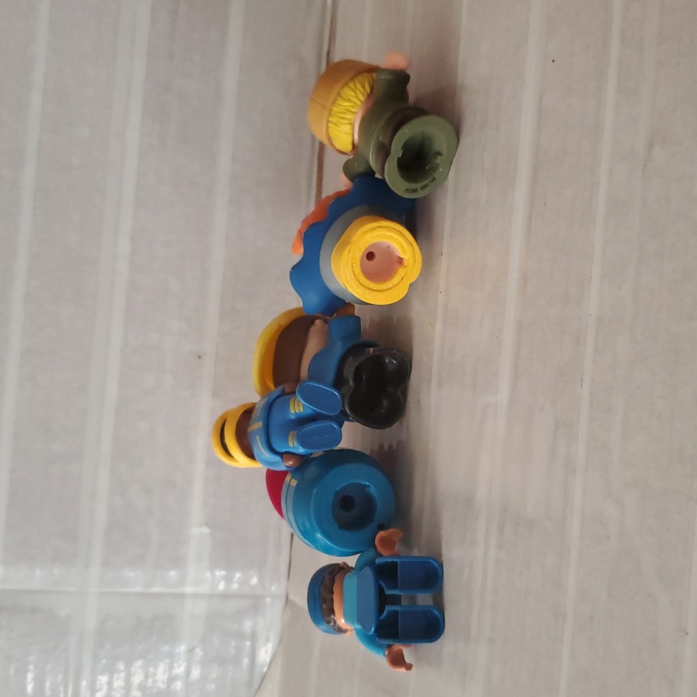 Kids Toy Figurine Set  Of 6- Blue, Yellow, Red - Picture 14 of 15